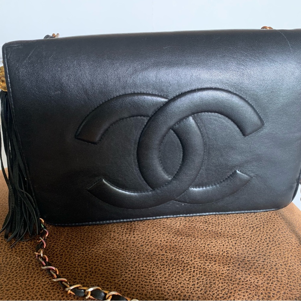 Vintage Chanel Black Leather Crossbody Bag with Chain Strap - Picture 4 of 12